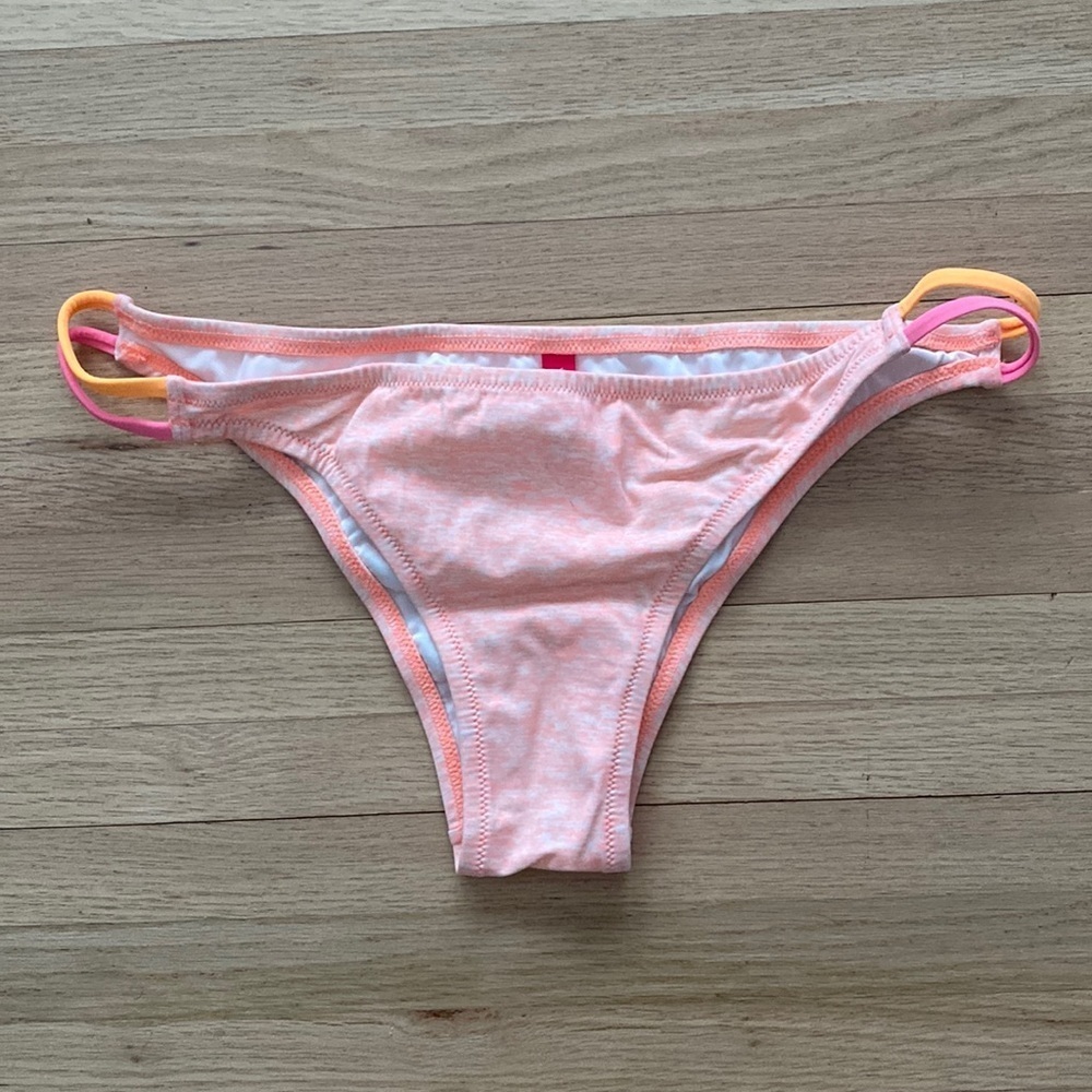 NWOT Victoria’s Secret bikini swim bottoms Sz L